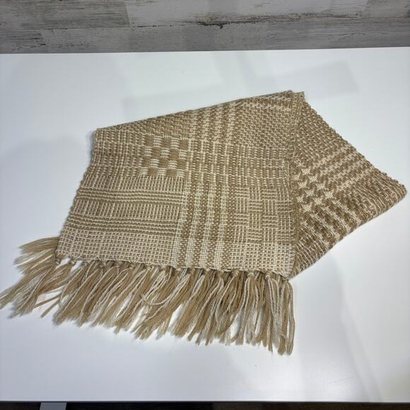 Sweater Style Table Runner - Picture 1 of 4
